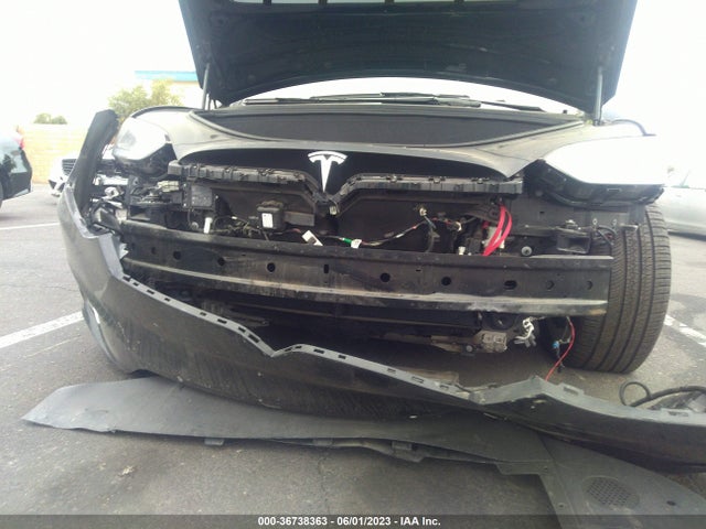 2021 Tesla Model X, VIN: 5YJXCBE20MF325430