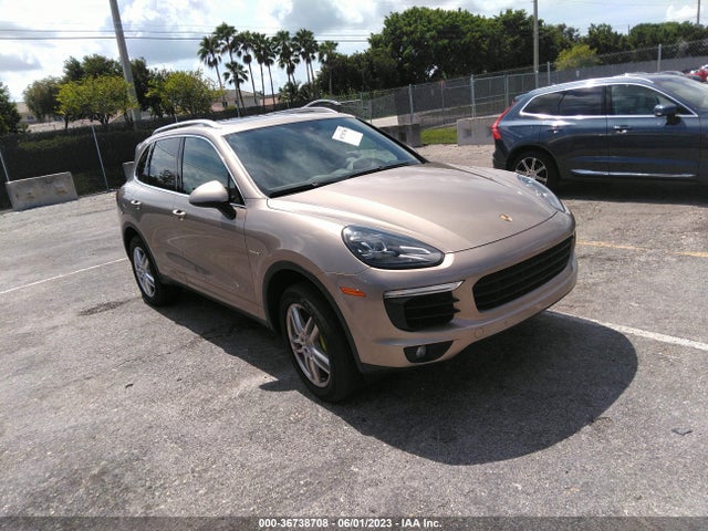 2017 Porsche Cayenne, VIN: WP1AE2A22HLA75373