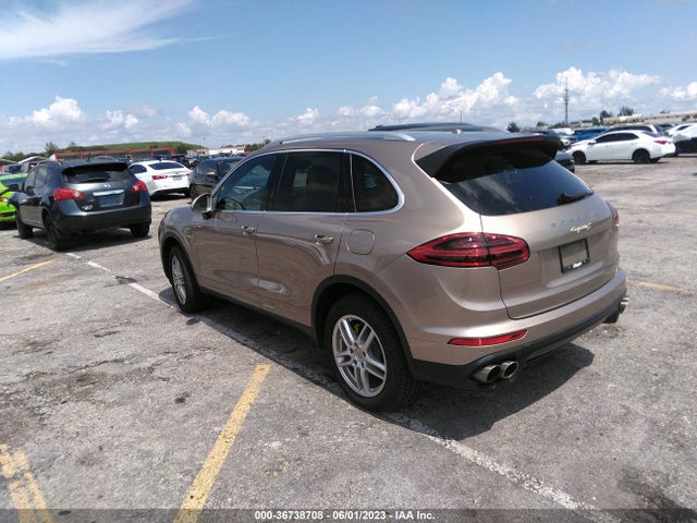 2017 Porsche Cayenne, VIN: WP1AE2A22HLA75373