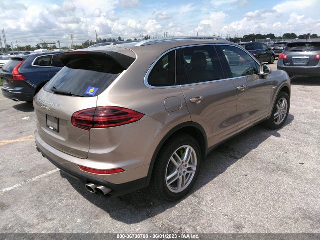 2017 Porsche Cayenne, VIN: WP1AE2A22HLA75373