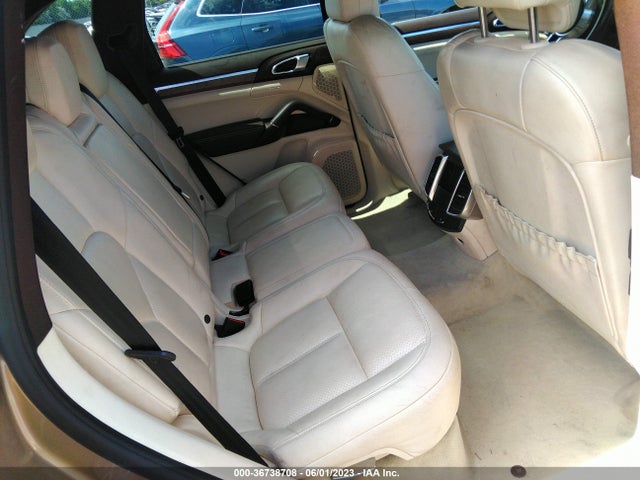 2017 Porsche Cayenne, VIN: WP1AE2A22HLA75373