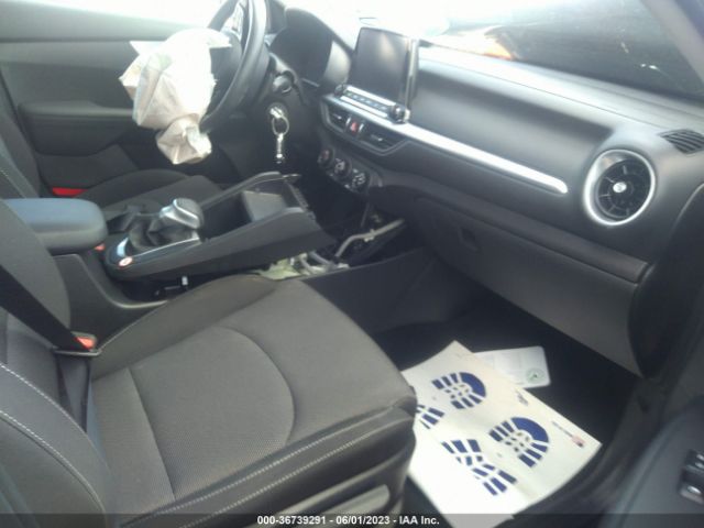 3KPF24AD8PE567961 KIA Forte Lxs