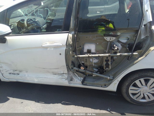 Honda FIT LX 2017 3HGGK5H55HM709460 Image 7