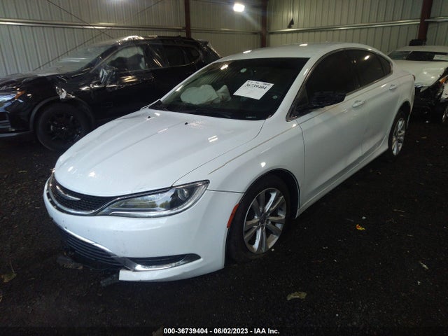 Chrysler 200 Limited Platinum 2017 1C3CCCAG3HN510699 Image 2