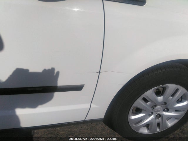 Auction sale of the 2015 Dodge Grand Caravan American Value Pkg, vin: 2C4RDGBG2FR517023, lot number: 36739737