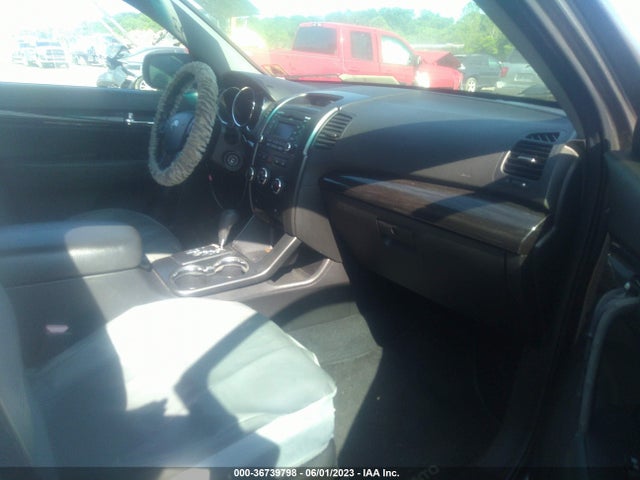 2012 KIA SORENTO LX VIN: 5XYKT3A66CG302539