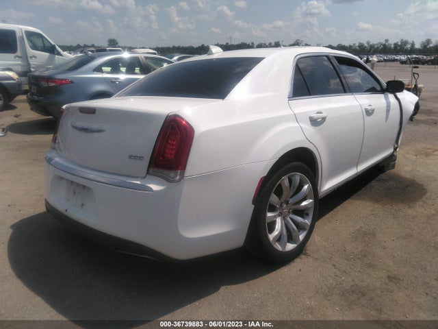 2C3CCAAG0JH320426 Chrysler 300 Touring