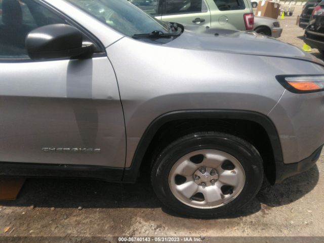 1C4PJMAB2GW197960 Jeep Cherokee Sport
