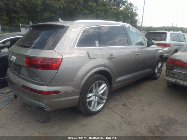 WA1VAAF77HD008222 Audi Q7 Prestige