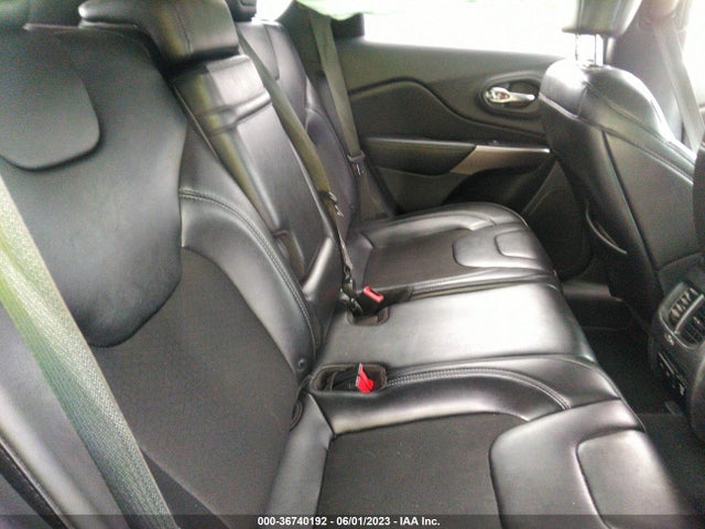 1C4PJLLXXKD312182 Jeep Cherokee Latitude Plus
