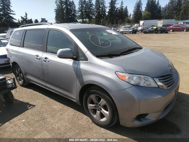 Toyota SIENNA LE 2015 5TDKK3DC8FS640908 Image 1