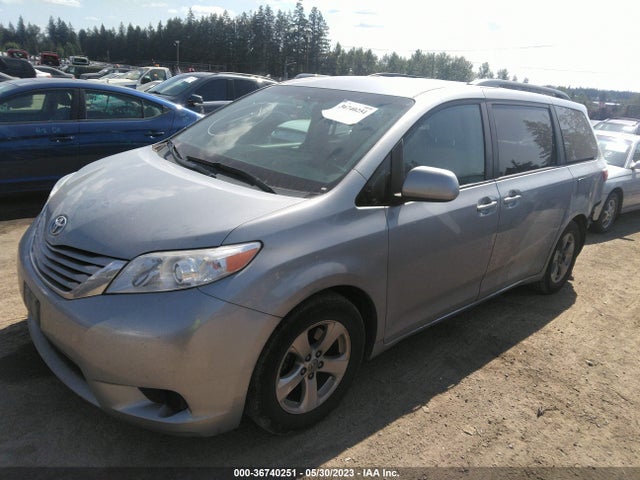 Toyota SIENNA LE 2015 5TDKK3DC8FS640908 Image 2