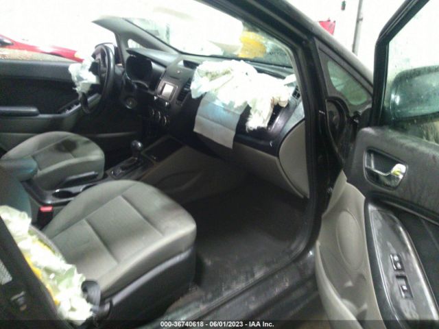 KNAFX4A64G5505260 KIA FORTE LX