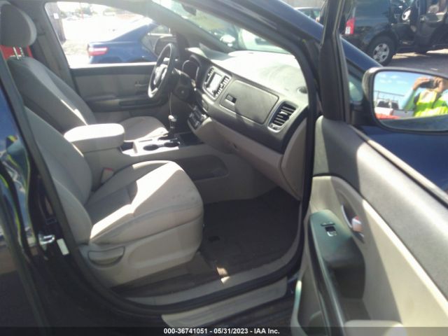 KNDMB5C11L6658375 KIA SEDONA LX