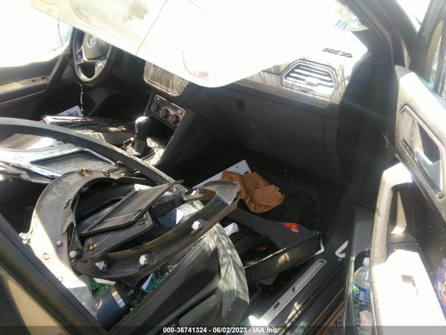 3VV2B7AX2MM112990 Volkswagen Tiguan Se/se R-line Black/sel