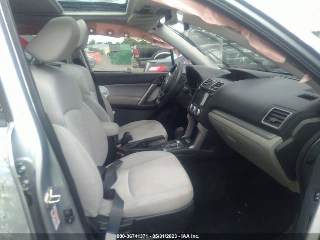 JF2SJAEC7HH526123 Subaru Forester Premium