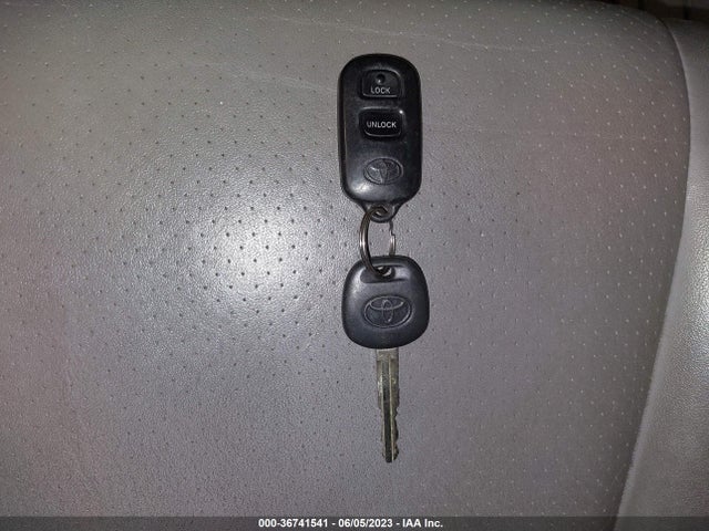 2005 TOYOTA HIGHLANDER VIN: JTEEP21A850110866