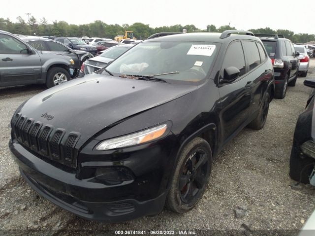 1C4PJLABXHW640223 Jeep Cherokee Sport