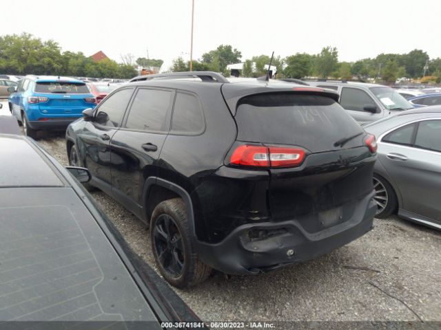 1C4PJLABXHW640223 Jeep Cherokee Sport