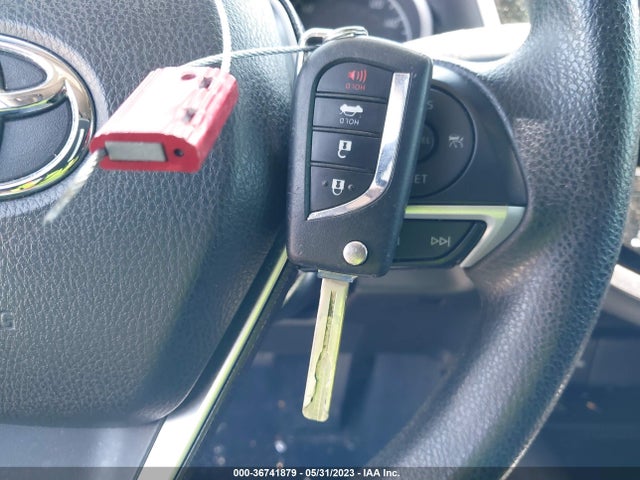 Toyota CAMRY LE 2021 4T1C11AK3MU420751 Image 3