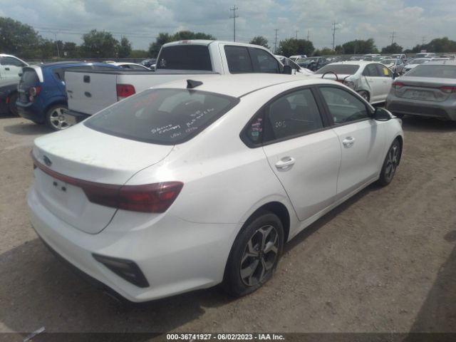 3KPF24AD8ME309676 KIA Forte Lxs