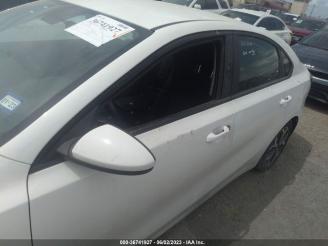 3KPF24AD8ME309676 KIA Forte Lxs