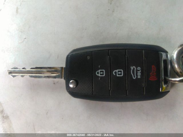 3KPFK4A7XHE084130 KIA FORTE LX