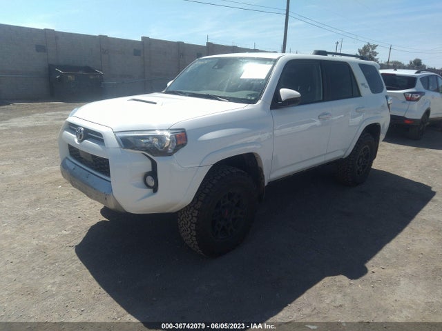 Toyota 4RUNNER SR5 2020 JTEBU5JRXL5818541 Image 2