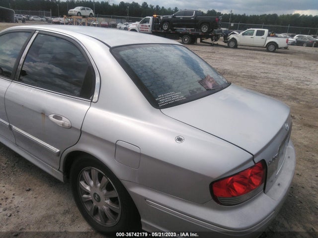 2004 HYUNDAI SONATA GLS/LX VIN: KMHWF35H24A976088