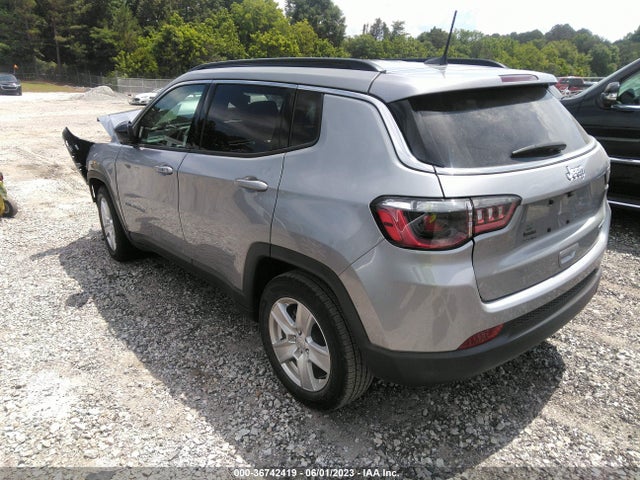 3C4NJCBB9NT139556 Jeep Compass Latitude