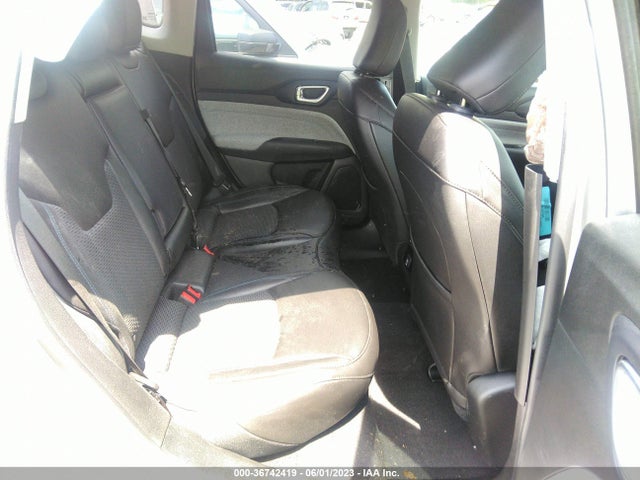 3C4NJCBB9NT139556 Jeep Compass Latitude