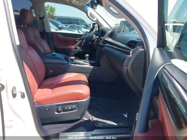 JTJHY7AX1G4219680 Lexus LX 570