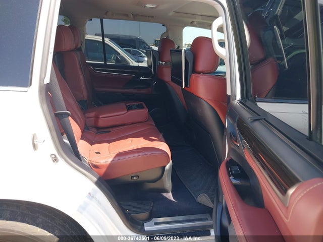 JTJHY7AX1G4219680 Lexus LX 570