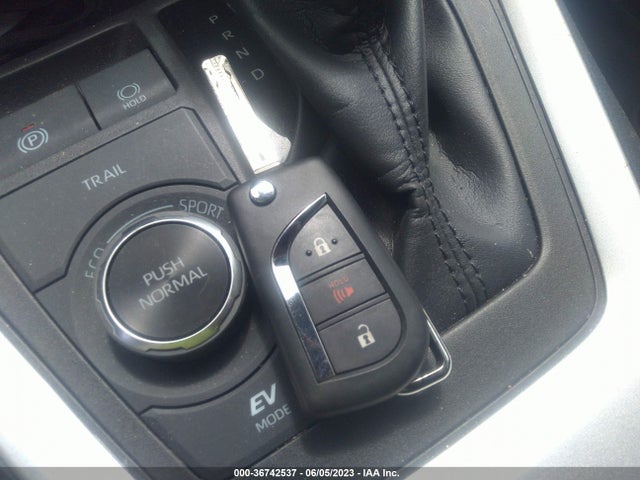 2023 TOYOTA RAV4 HYBRID LE VIN: 4T3MWRFV5PU088220