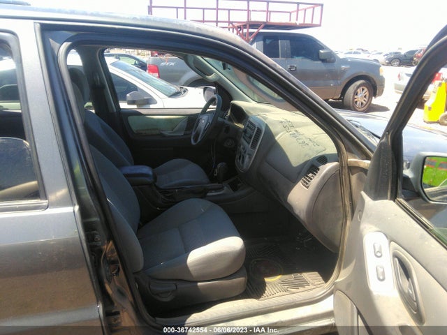 2005 FORD ESCAPE XLT VIN: 1FMYU93155KC27918