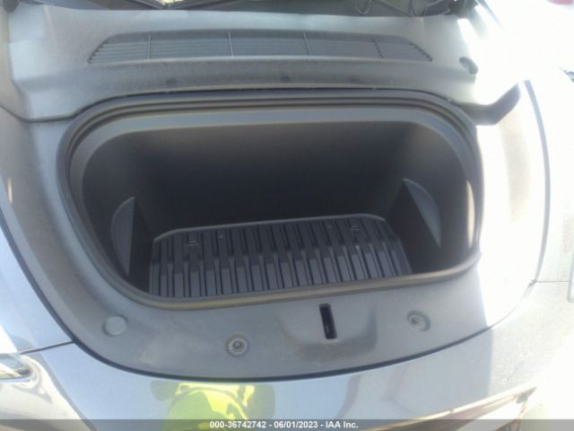 7SAYGDEE8NF437864 Tesla Model Y Long Range