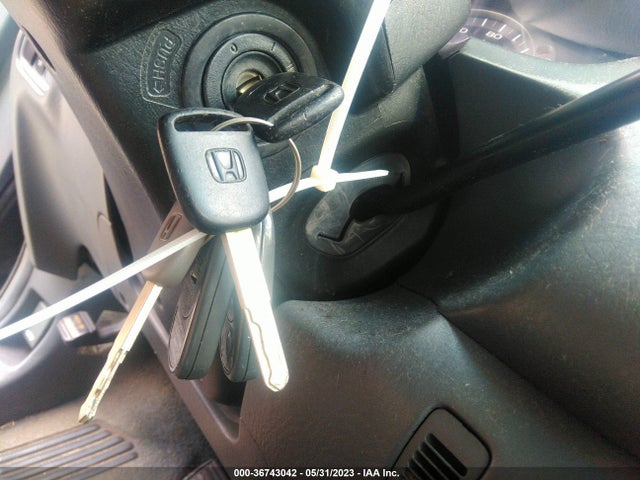 2004 HONDA PILOT EX VIN: 2HKYF18684H504112