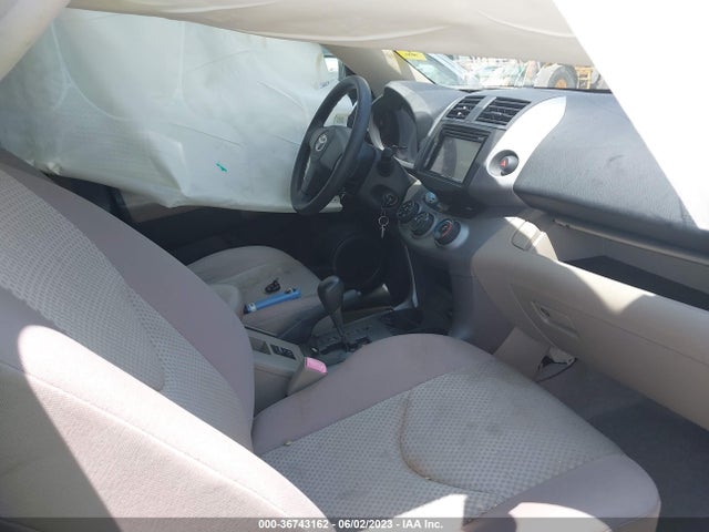 2006 TOYOTA RAV4 BASE VIN: JTMZD33V066014281