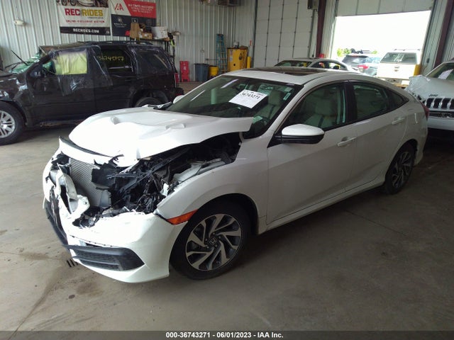 Honda CIVIC EX 2018 2HGFC2F70JH515905 Image 2