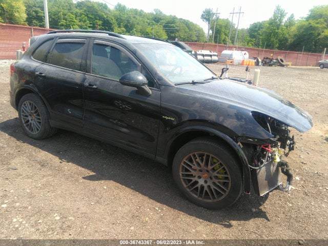 2017 Porsche Cayenne, VIN: WP1AE2A2XHLA73063