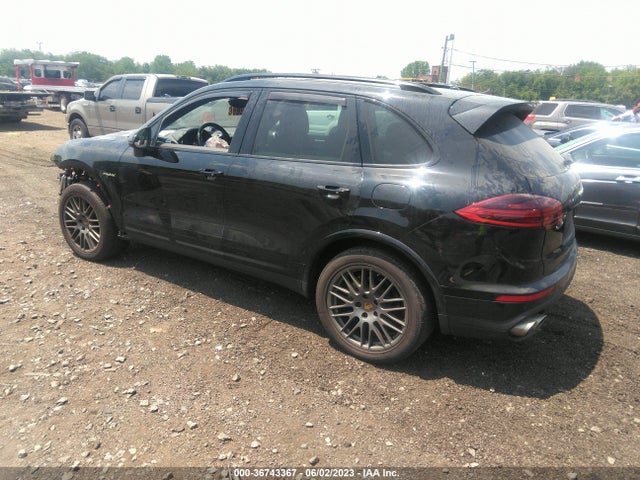 2017 Porsche Cayenne, VIN: WP1AE2A2XHLA73063