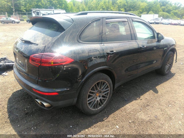 2017 Porsche Cayenne, VIN: WP1AE2A2XHLA73063