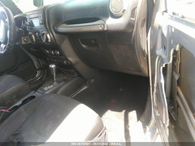 1C4HJWDG9GL196040 Jeep Wrangler Unlimited Sport