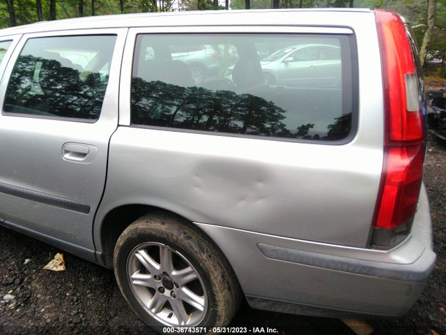 2004 VOLVO V70 VIN: YV1SW59VX42436474