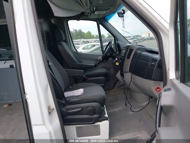 2011 MERCEDES-BENZ SPRINTER CREW VANS VIN: WD4PE7CC0B5540362