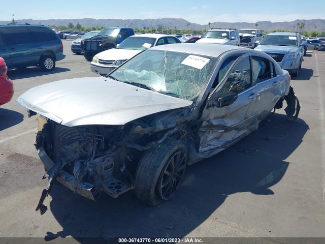 1C3CCBBB4EN204782 Chrysler 200 Touring