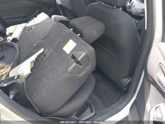 1FADP3K21JL322035 Ford FOCUS SE