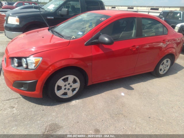 Chevrolet SONIC LS 2015 1G1JA5SH4F4139625 Image 2