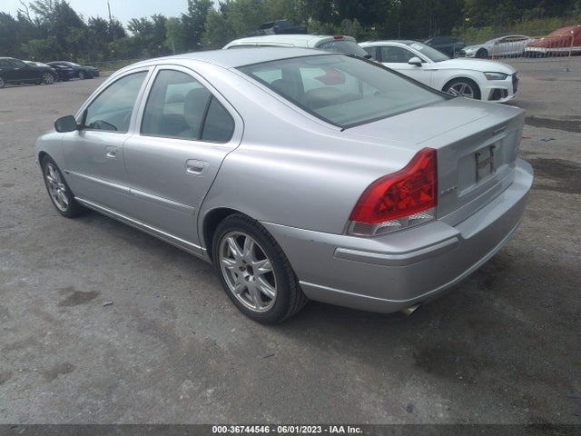 2005 VOLVO S60 VIN: YV1RS592252467252
