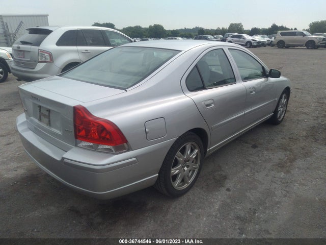 2005 VOLVO S60 VIN: YV1RS592252467252